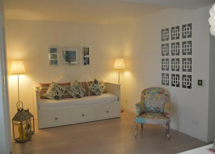 Amazing Beach & Pool Apartment With Garden